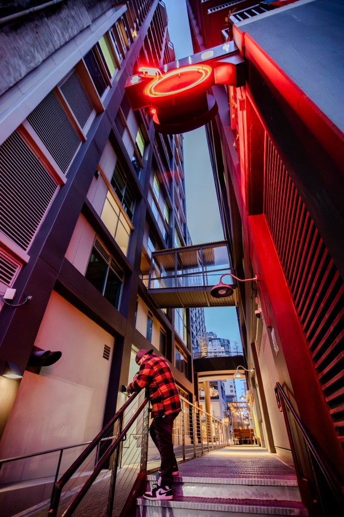 Seattle at night. Seattle Arcade pictures. 